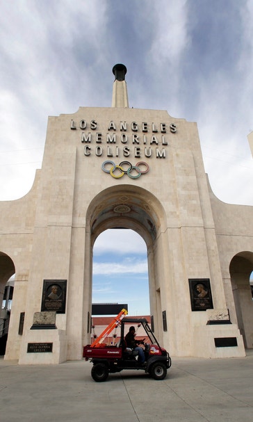 United Airlines, USC agree to modify LA Coliseum naming deal